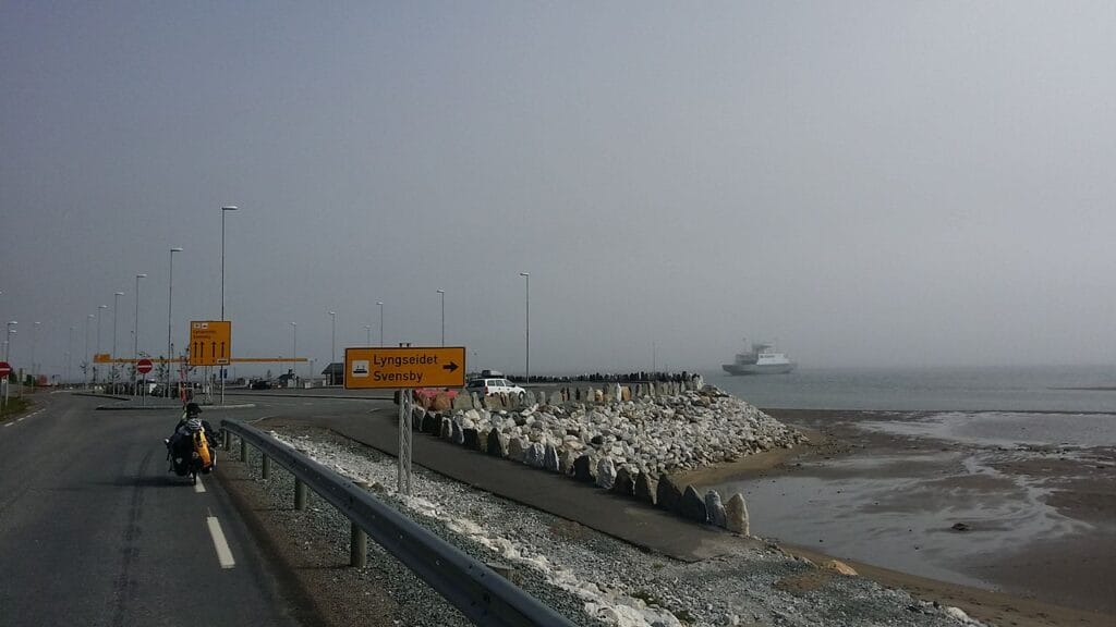 Snowy valley surrounded by mountains at Breivikeidet near Tromsø, a quiet Northern Lights photography location