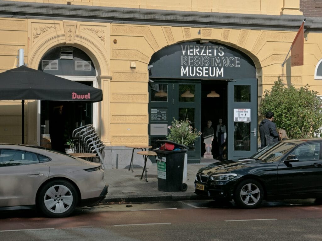 Verzetsmuseum exterior in Amsterdam, representing a fully accessible museum with ground-floor entry